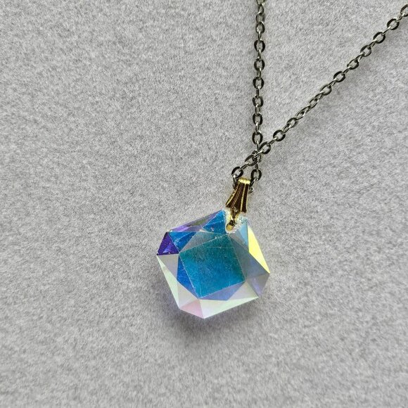 Iridescent Crystal Pendant Necklace With Silver Chain Vintage - Picture 3 of 4